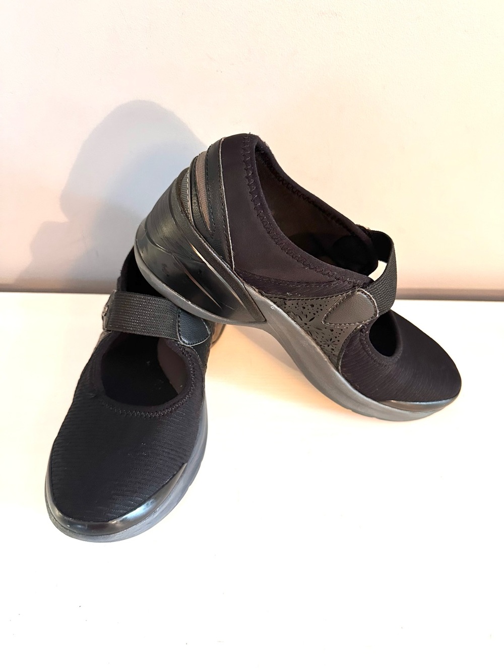 BZees - Women's, Magical Mid Heel Pumps Black, Mary Jane, Wedge, Size 7.5